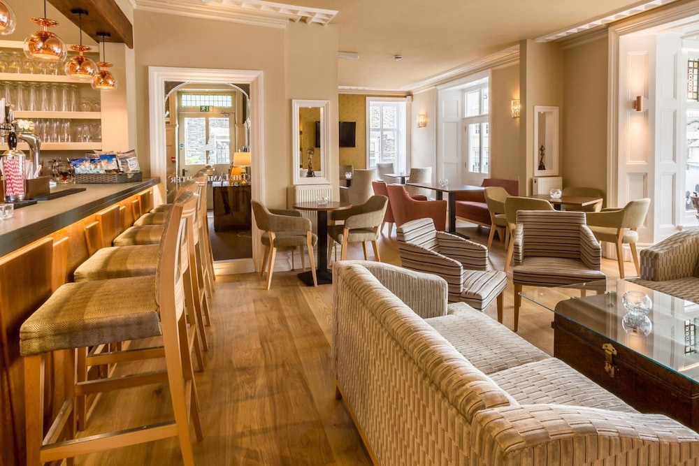The Lamplighter Dining Rooms - carbon neutral hotel in Windermere