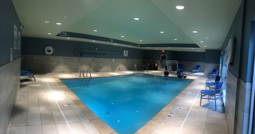 Holiday Inn Express & Suites Warrensburg North by IHG - photo 25