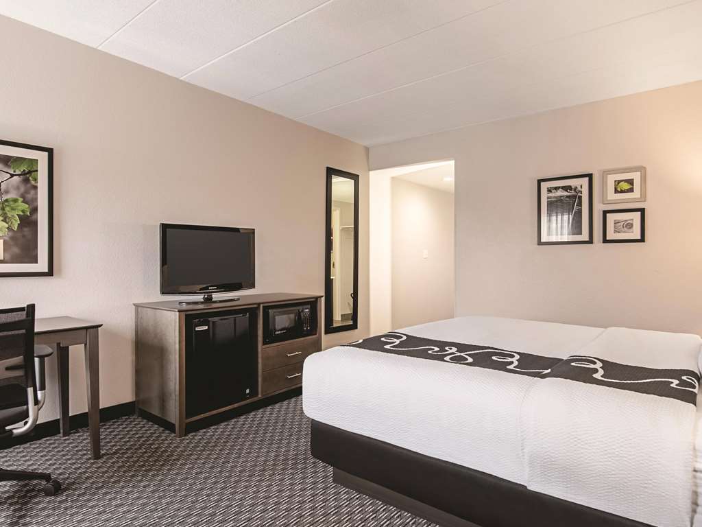 La Quinta Inn & Suites by Wyndham Portland DT Maine Med - photo 24