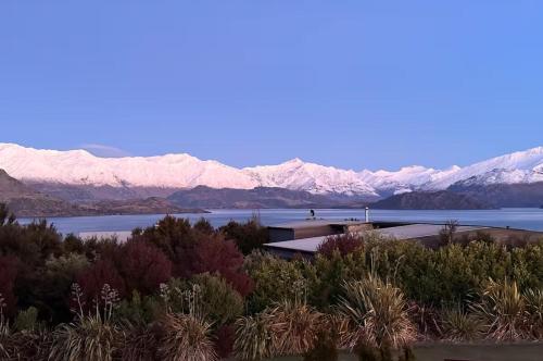 1Wanaka Mt Gold Haven Luxury Views Elevated Style and Unmatched Scenery in Wanaka, New Zealand