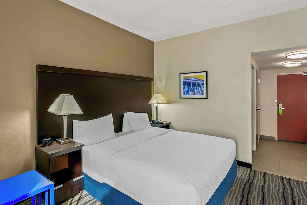 Hampton Inn Bowie - photo 14
