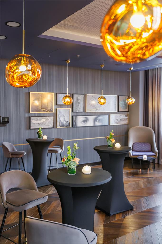 Park Plaza Lounge Reception Setting