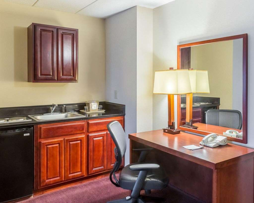 Clarion Hotel Somerset New Brunswick - photo 19