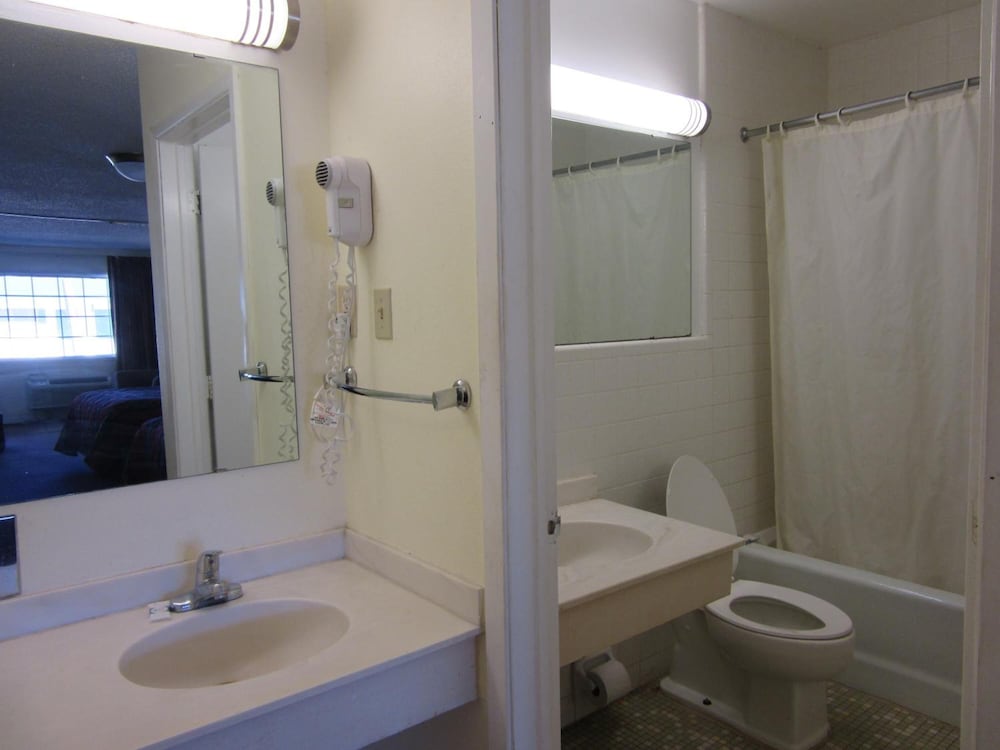 Royal Inn Abilene - photo 24