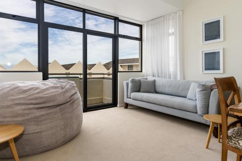 Modern Surfer’s Corner Apartment