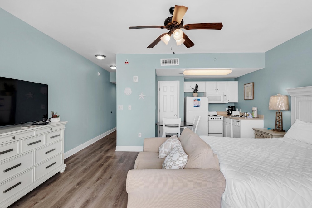 Majestic Beach Towers 1 609 - photo 3
