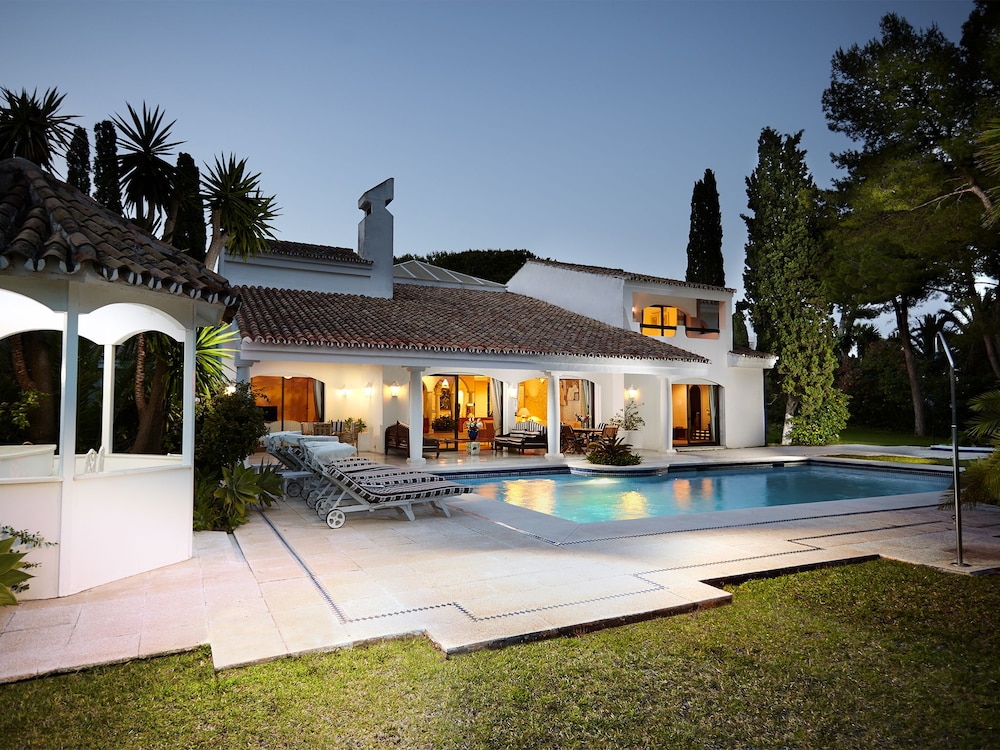 SCH Villa Los Monteros — 4-Star Luxury Hotel in Marbella, Spain