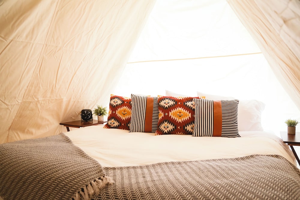 Glacier Glamping - photo 2