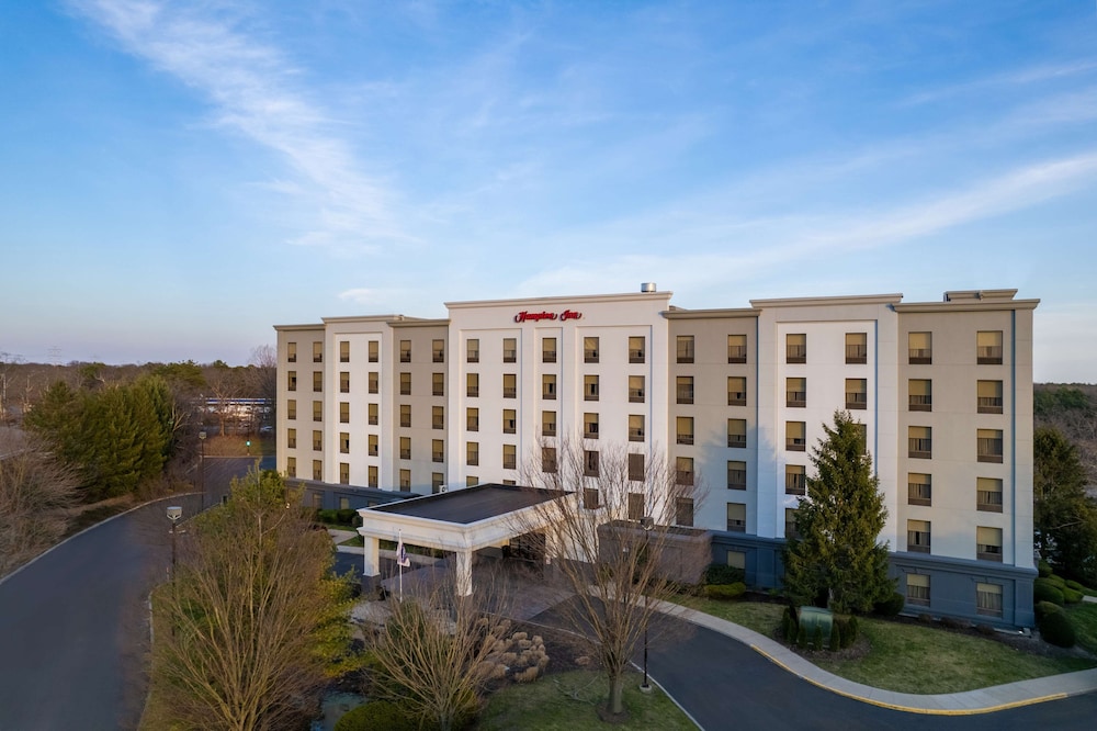 Hampton Inn Long Island Brookhaven - photo 2