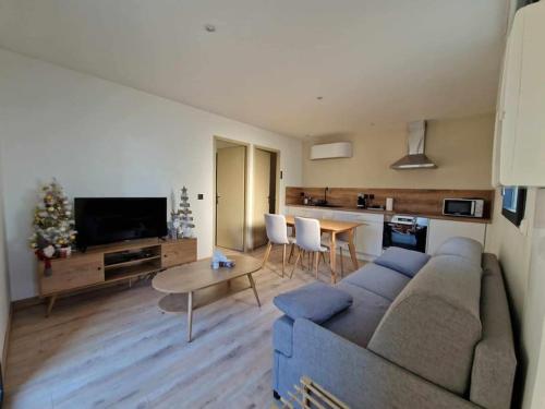 Superbe Logement Privatif a Cote de la Via Rhona — hotel in Charmes-Sur-Rhone