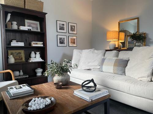 Old Maffra Cottage — 4-Star Luxury Hotel in Maffra, Australia