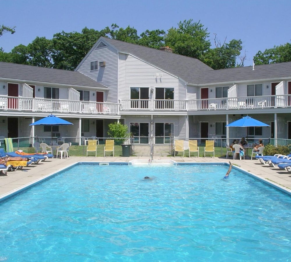 Rhumb Line Resort - photo 18