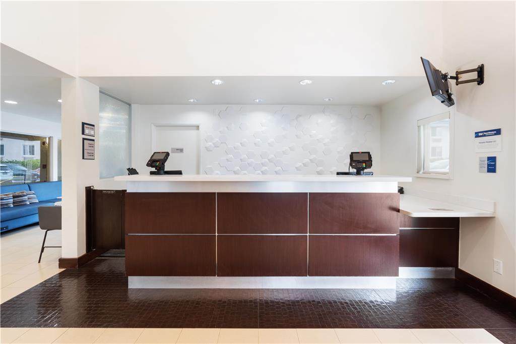 Best Western San Diego Miramar Hotel - photo 28
