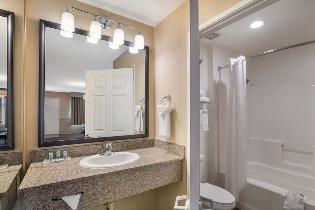 Best Western Corona Hotel and Suites - photo 34