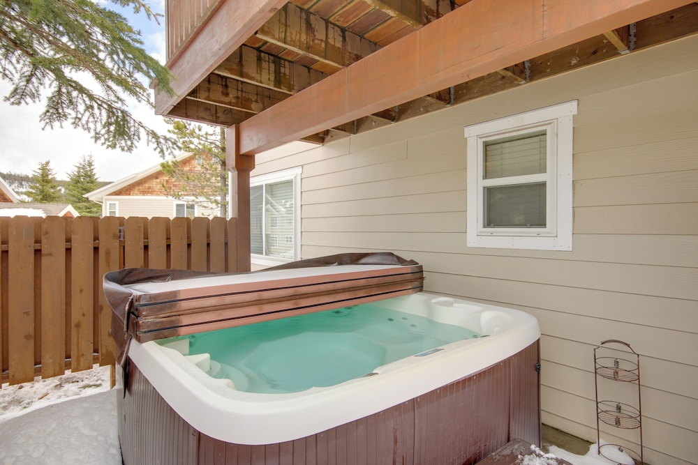 Cedar Creek Condo: Free Shuttle to Big Sky Resort in Big Sky, United States