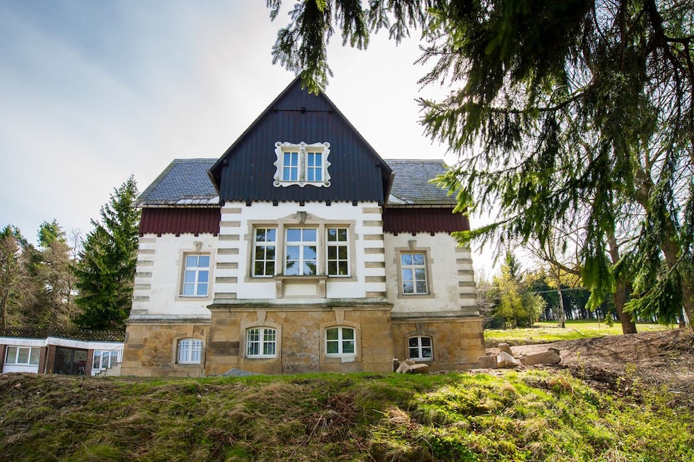 Villa Unger — 4-Star Luxury Hotel in Altenberg, Germany