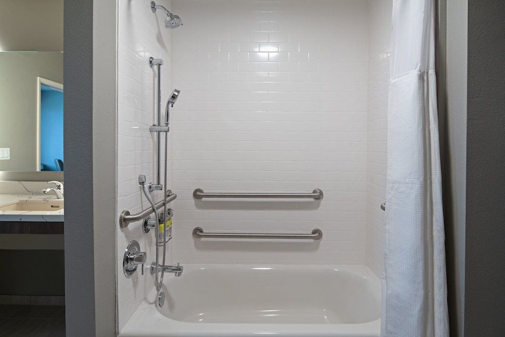 Staybridge Suites Long Beach Airport an IHG Hotel - photo 4