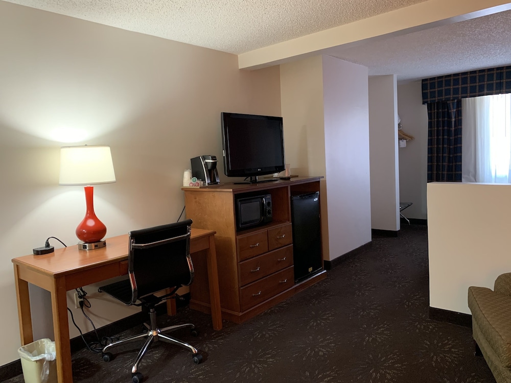 Ramada by Wyndham Santa Fe - photo 13