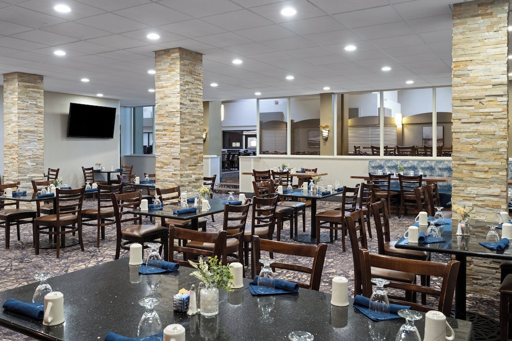 Holiday Inn Sioux Falls City Centre by IHG - photo 32