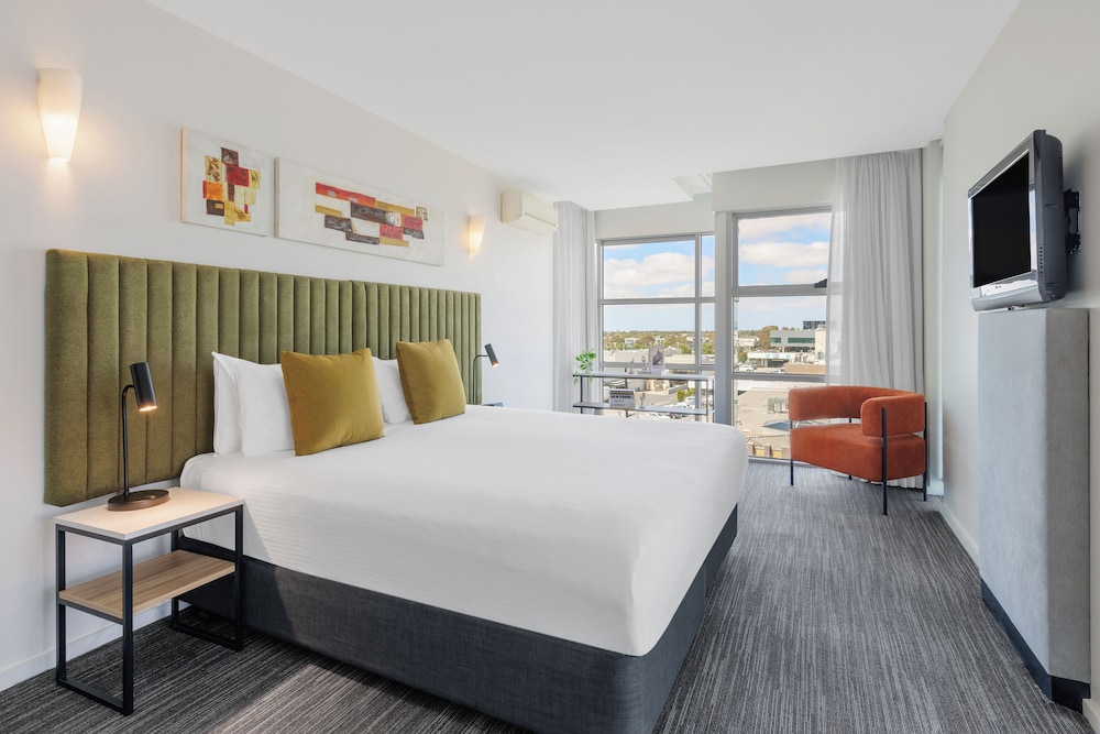 Quest Caroline Springs — 4-Star Luxury Hotel in Caroline Springs, Australia