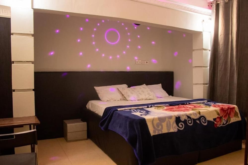 Rising Star Shortlet - carbon neutral hotel in Accra