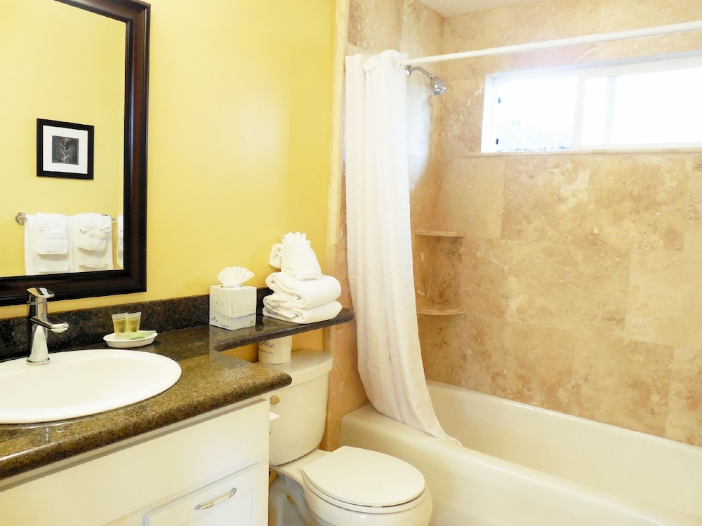 Sea Breeze Inn And Cottages - photo 53