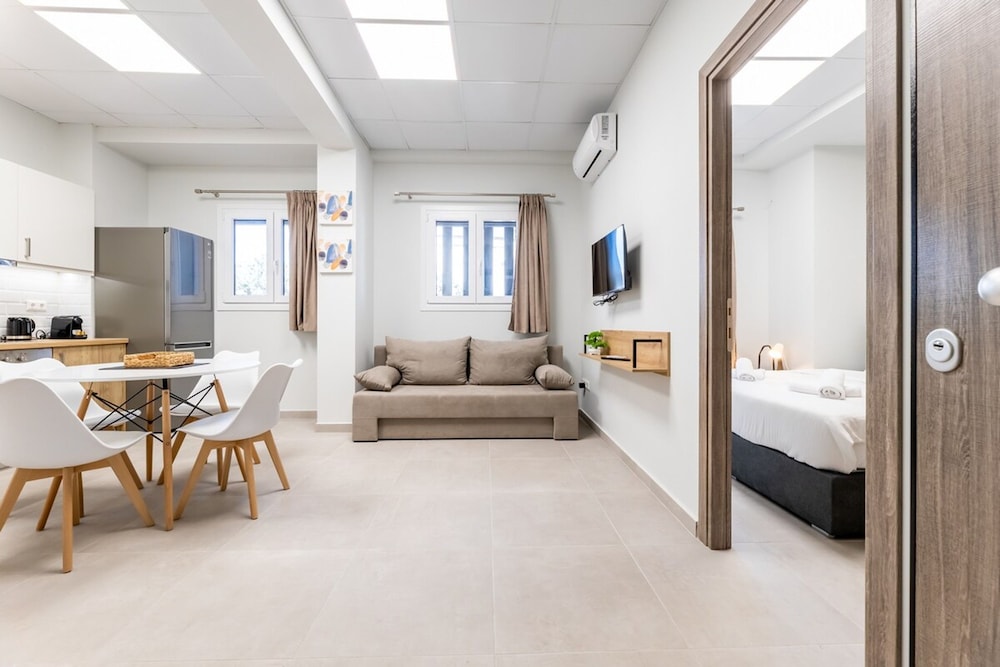 Harmony Apartment in Nea Ionia — 4-Star Luxury Hotel in Nea Ionia, Greece