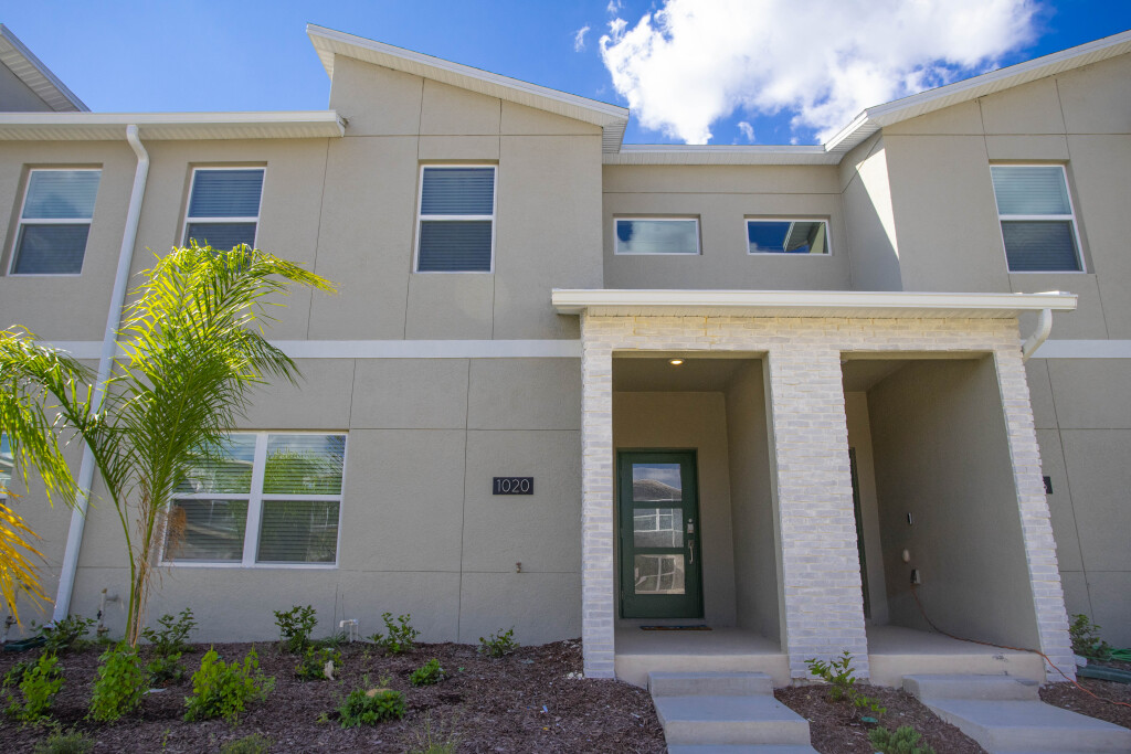Gorgeous 4 Bd w Pool at Champions Gate Resort 1020 - featured photo