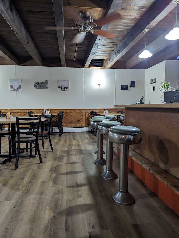The Arsenal Inn - photo 25