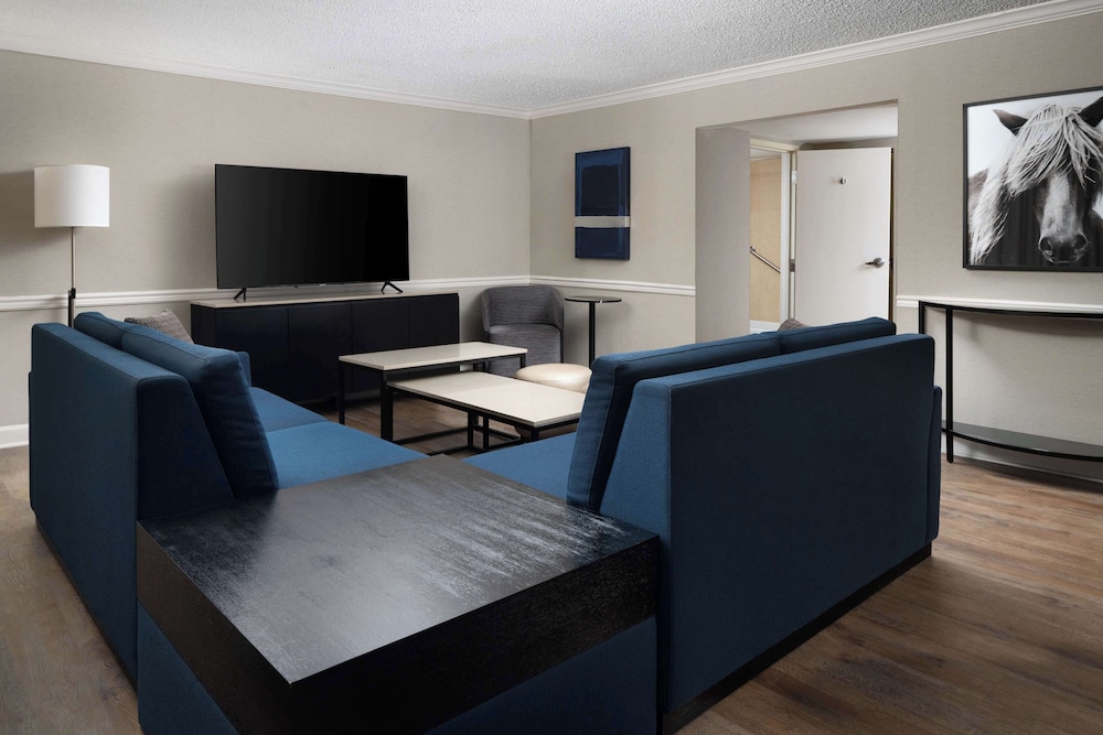 DoubleTree By Hilton Baltimore North Pikesville - photo 29