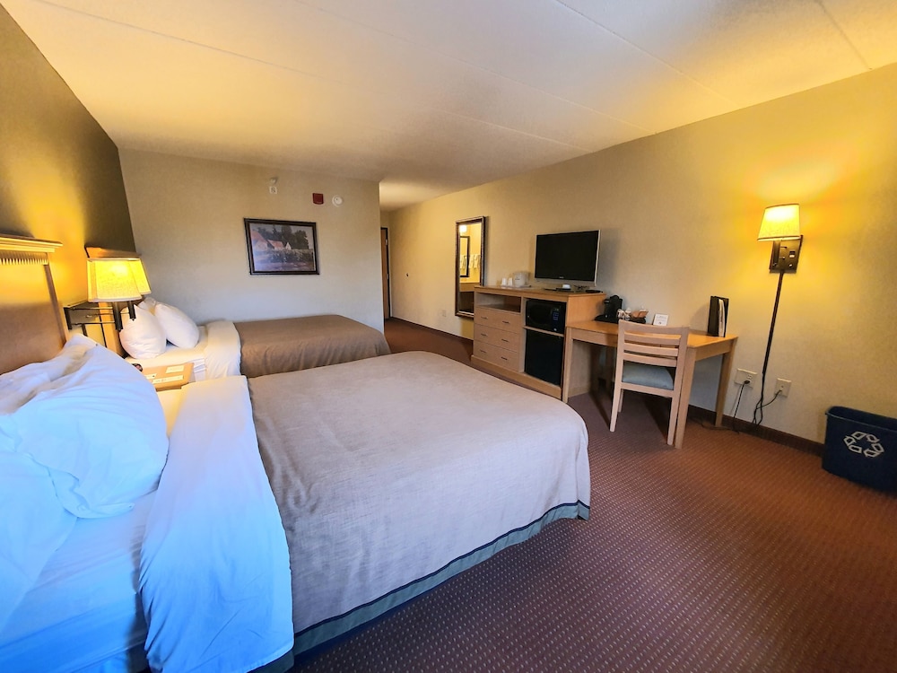 AmeriVu Inn & Suites Waconia - photo 42