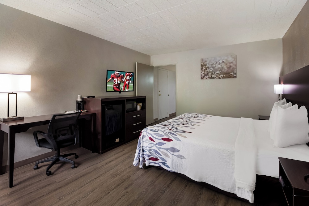 Red Roof Inn New Stanton - photo 12