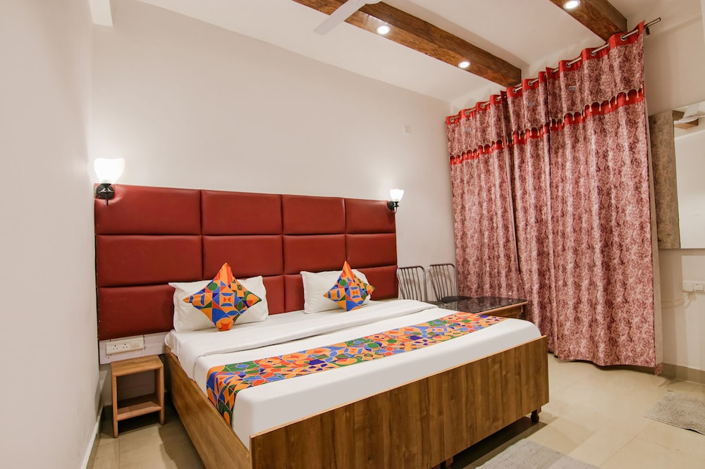 Fabhotel Grover in Kangar, India