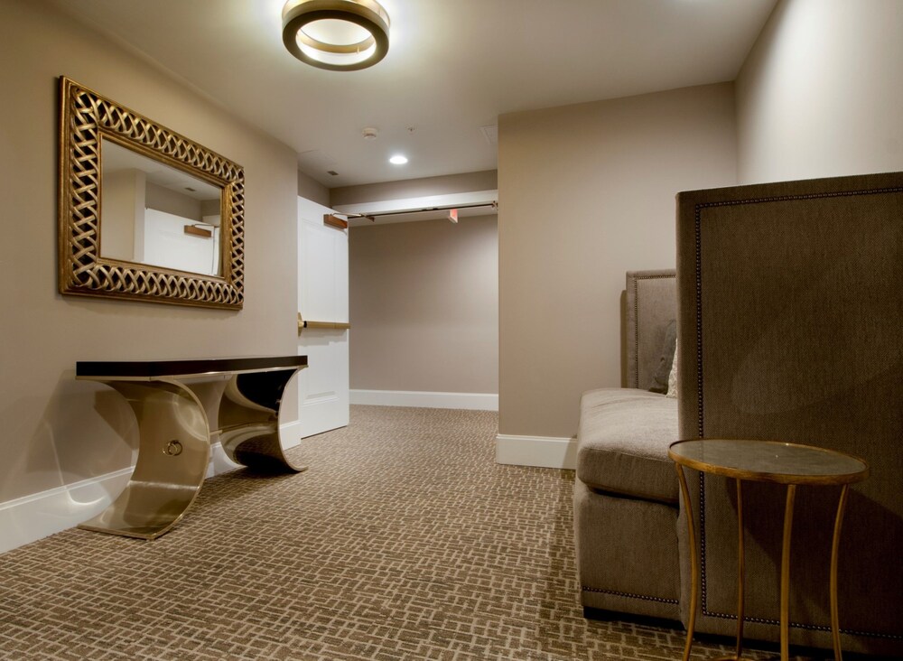 Global Luxury Suites At Light Street - photo 25