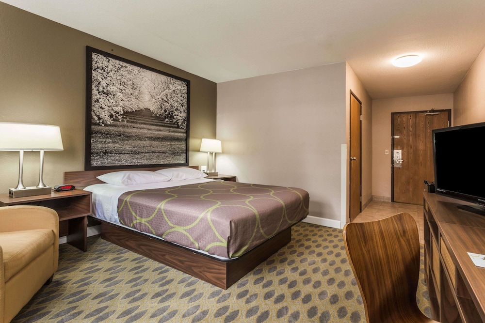 Super 8 by Wyndham Willows - photo 3