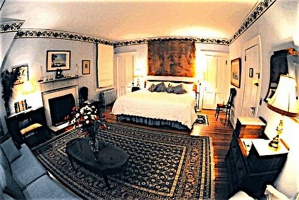 Whistler's Inn Bed & Breakfast - photo 7