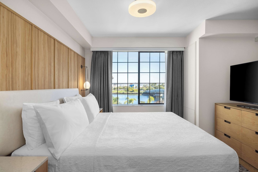 Homewood Suites by Hilton San Diego Airport Liberty Station - photo 11