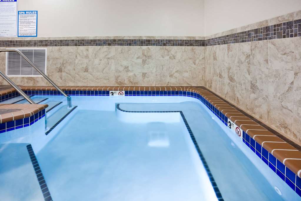 AmericInn by Wyndham DeWitt - photo 4