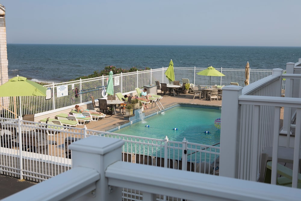 The Corsair & Cross Rip Oceanfront Resort - photo 10