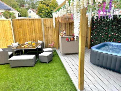 Stylish 3 bedroom seaside escape newly renovated — 4-Star Luxury Hotel in Paignton, United Kingdom