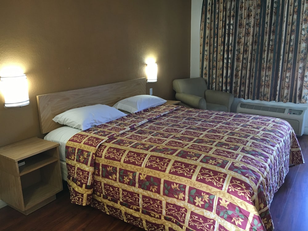 American Inn Ontario - photo 6