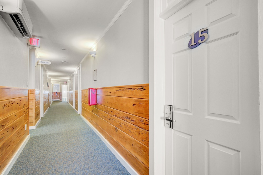 Surf City Hotel - photo 43