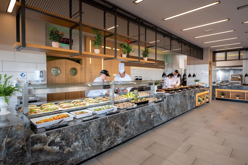 מזון ומשקאות