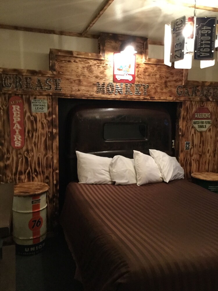 Black Bear Motel - last minute hotel in Davenport