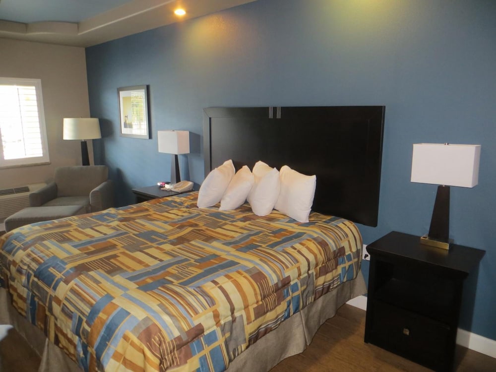 Black Gold Inn - photo 11