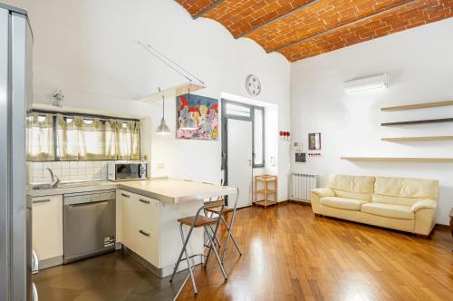 GuestHost Florence Statuto Apartment with Small Courtyard — 4-Star Luxury Hotel in Florence, Italy