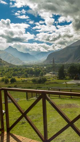 Cliffside cottage Kazbegi