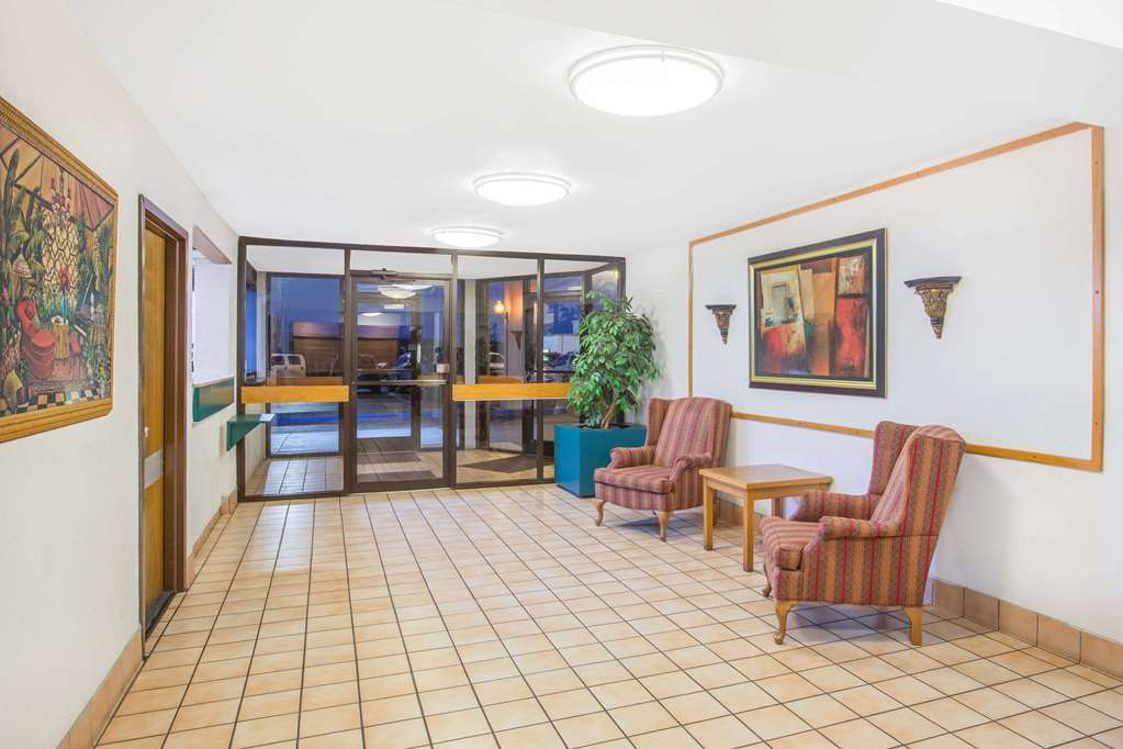 Super 8 by Wyndham Blytheville - photo 3