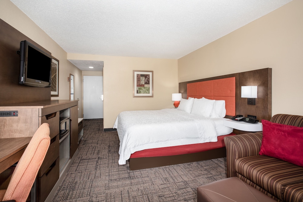Hampton Inn Jonesboro - photo 14