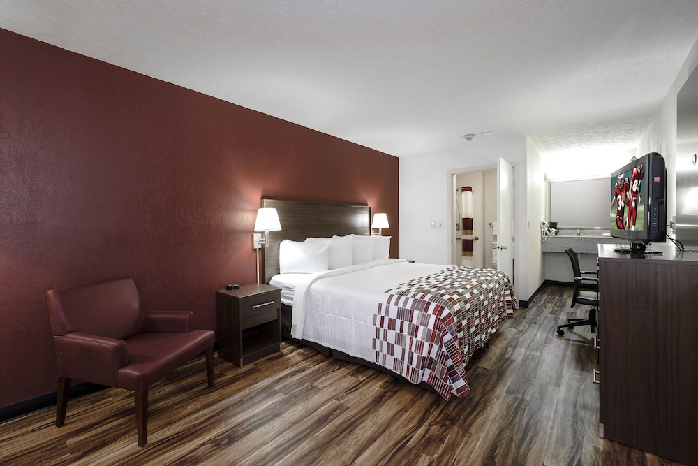 Red Roof Inn Edgewood - photo 16